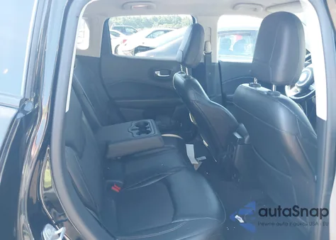 2018 Jeep Compass Latitude 4X4 из США, поврежденный, VIN 3C4NJDBB7JT230826